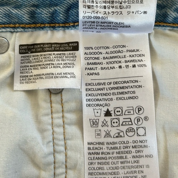 Levi's | Women’s Light Blue Denim Premium 501 Raw Hem Buttonfly Jean Shorts, 31 - Picture 3 of 16